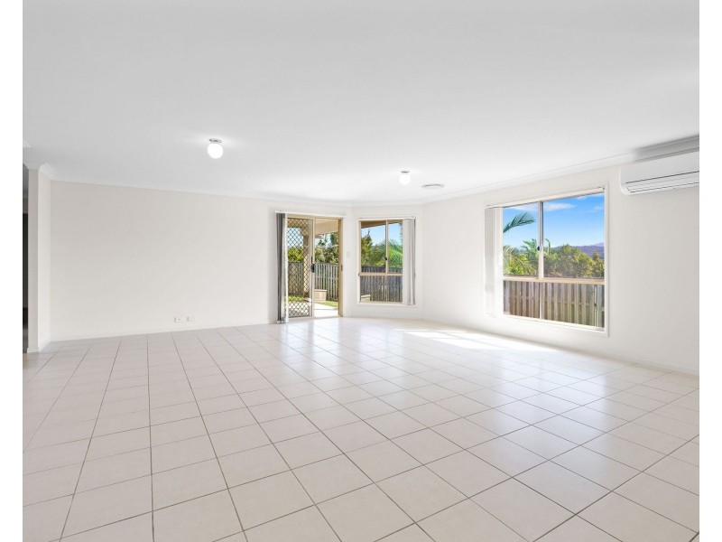 20 Sangster Crescent, Pacific Pines QLD 4211