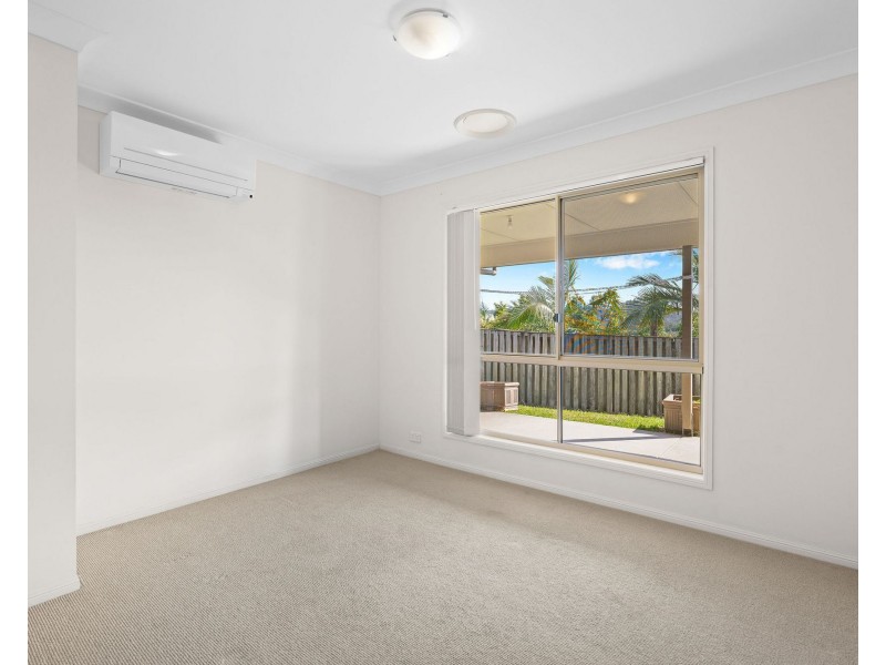 20 Sangster Crescent, Pacific Pines QLD 4211