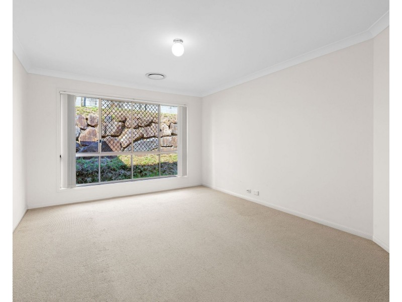 20 Sangster Crescent, Pacific Pines QLD 4211