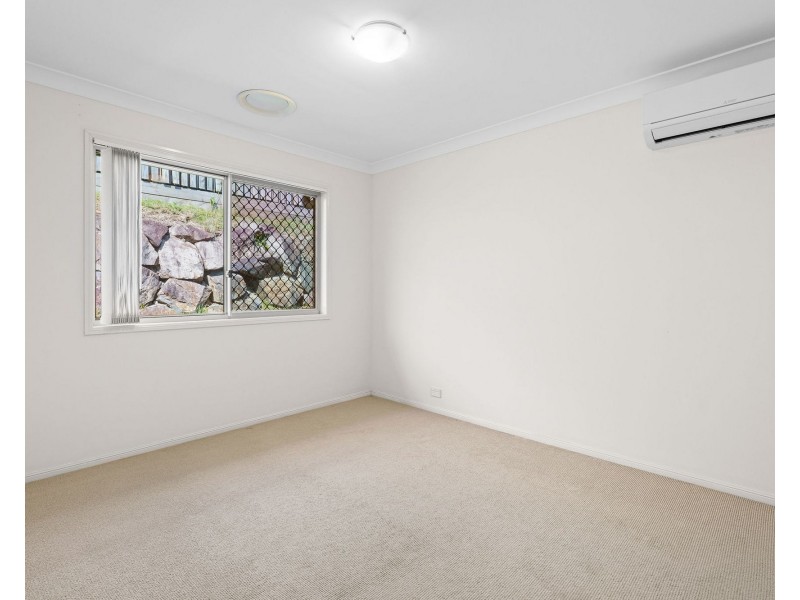 20 Sangster Crescent, Pacific Pines QLD 4211
