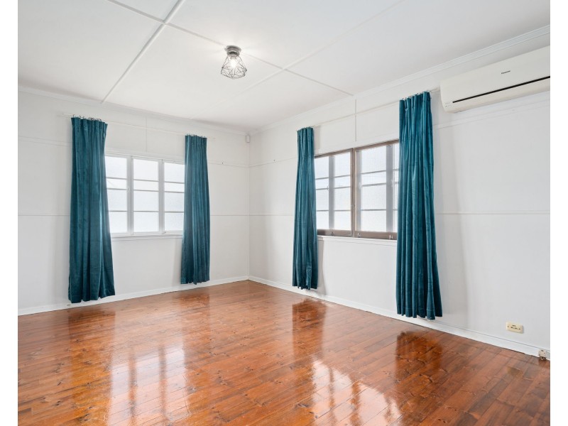 77 Stafford Street, Booval QLD 4304
