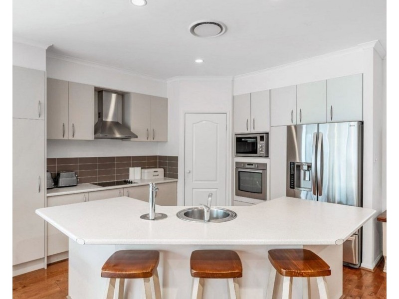 49 Talltrees Circuit, Wakerley QLD 4154