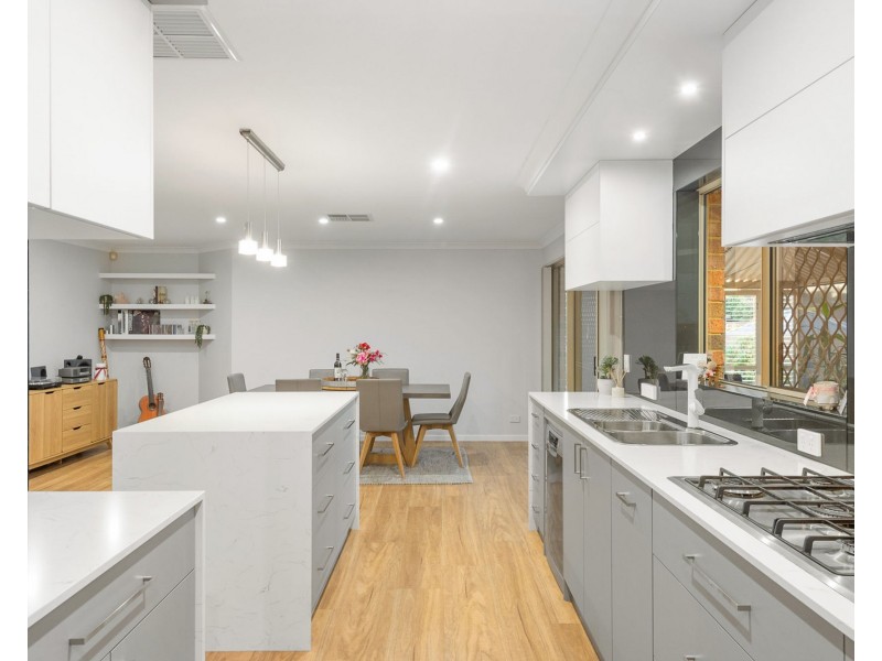 4 Cestrum Rise, South Lake WA 6164