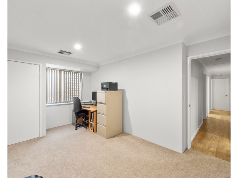 4 Cestrum Rise, South Lake WA 6164