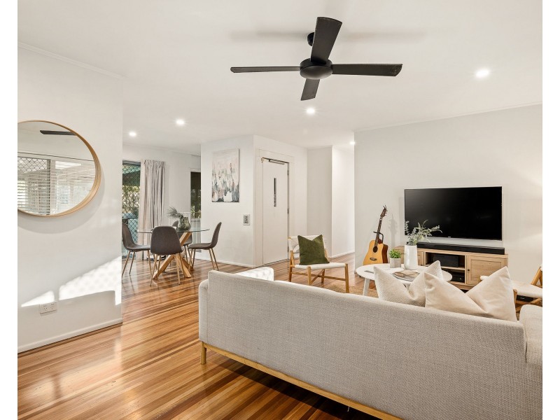 31 Ferny Way, Ferny Hills QLD 4055