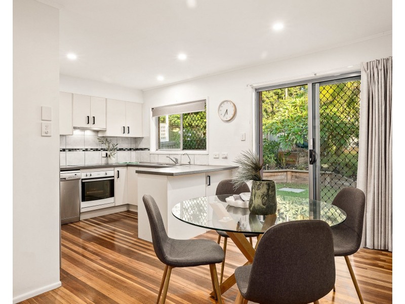 31 Ferny Way, Ferny Hills QLD 4055