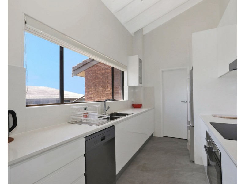 8/19 Barnhill Road, Terrigal NSW 2260