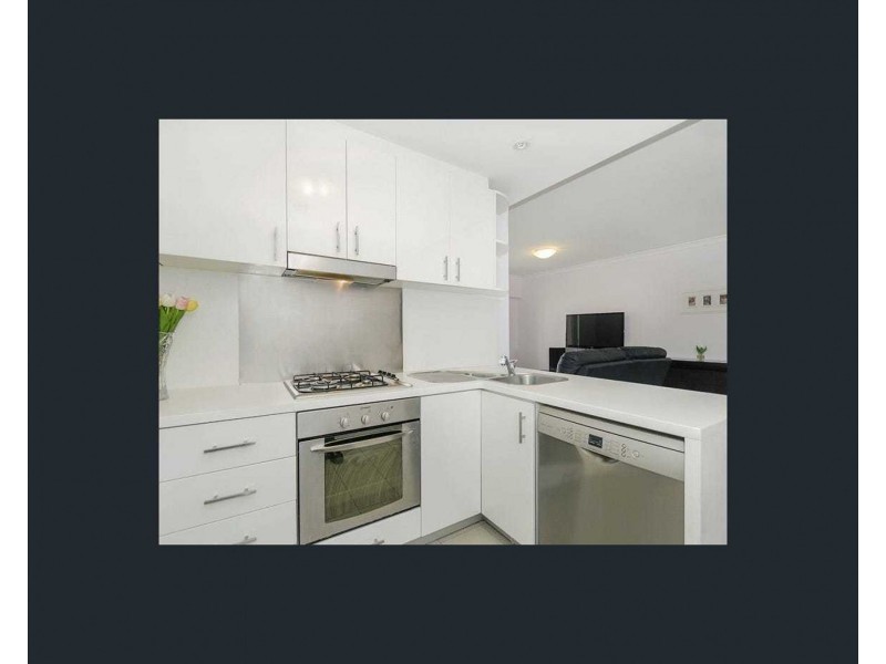 25 42 The crescent, Midland WA 6056