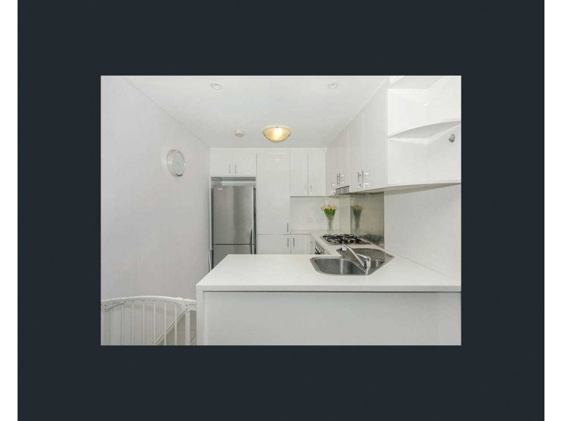 25 42 The crescent, Midland WA 6056