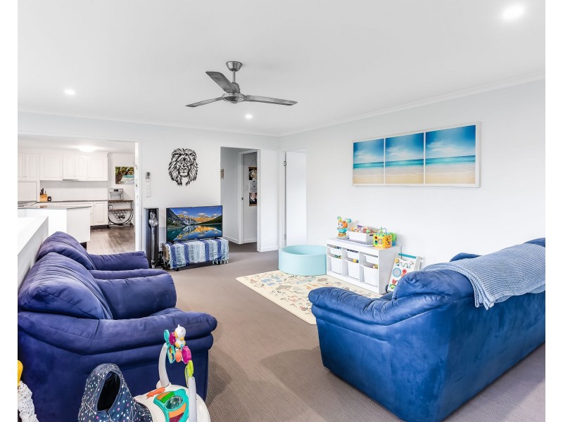 3/6 Sunseeker Street, Burpengary QLD 4505