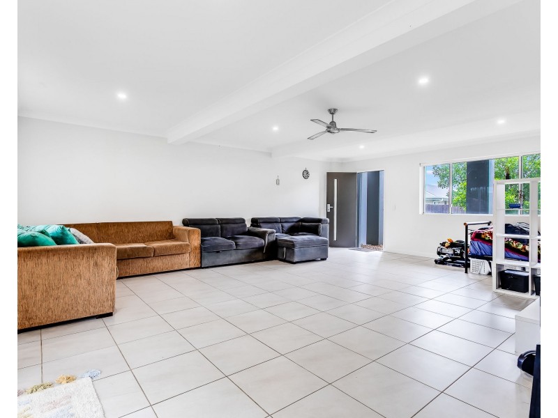 3/6 Sunseeker Street, Burpengary QLD 4505