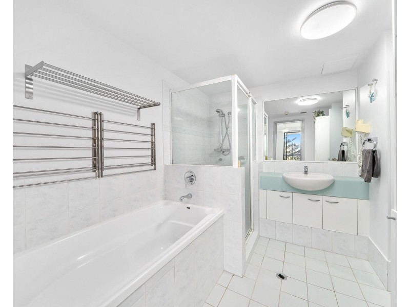 706/30-32 Surf Parade, Broadbeach QLD 4218
