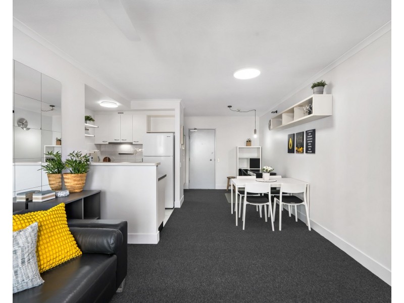 706/30-32 Surf Parade, Broadbeach QLD 4218