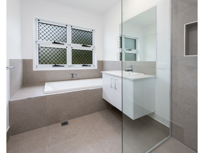 29 Cummins Road, Avoca QLD 4670