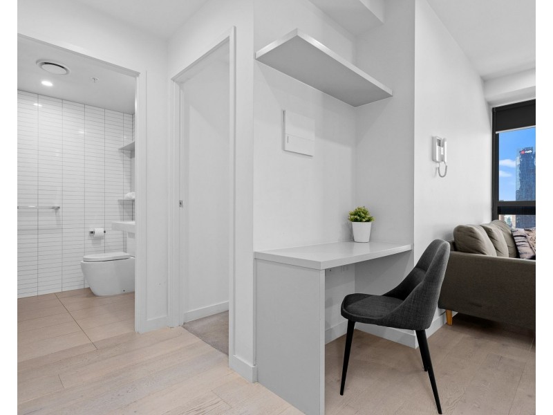 2004/327 La Trobe Street, Melbourne VIC 3000