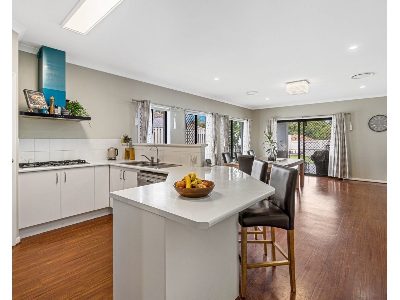 8 Eaton Close, North Lakes QLD 4509