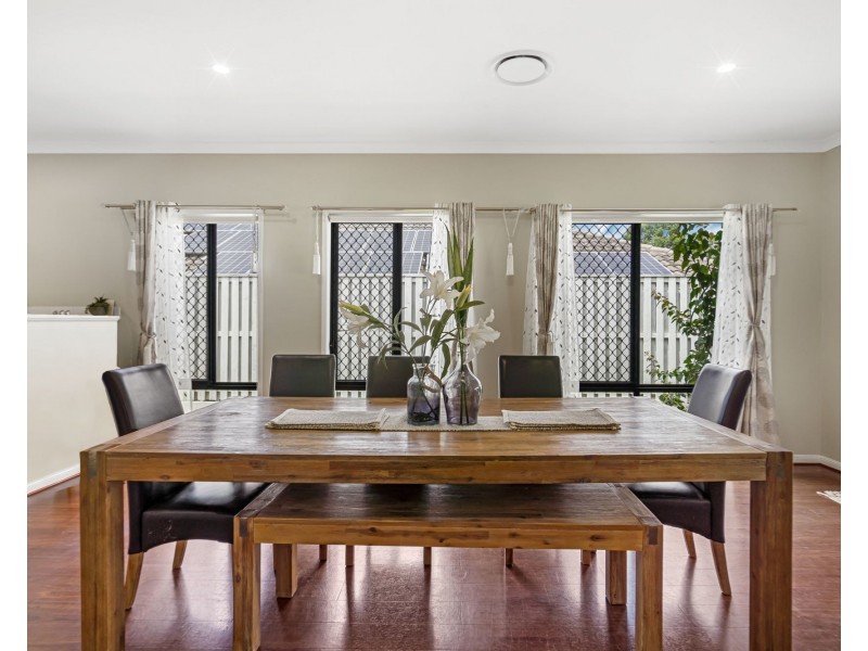 8 Eaton Close, North Lakes QLD 4509