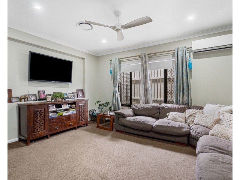 8 Eaton Close, North Lakes QLD 4509