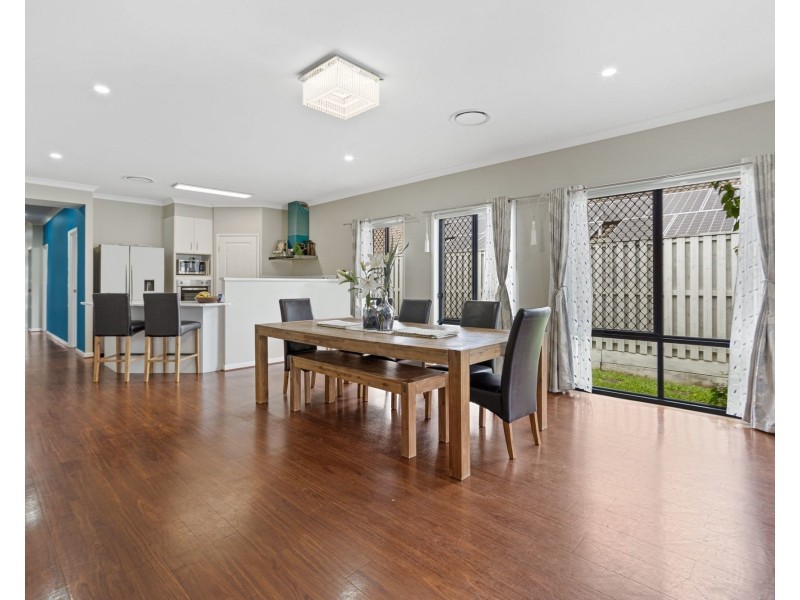 8 Eaton Close, North Lakes QLD 4509