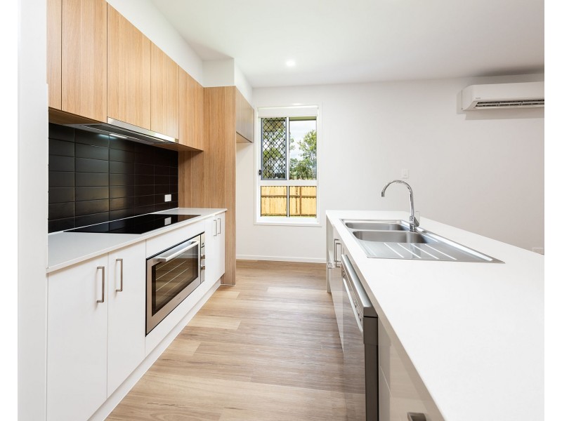 1 Wren Place, Branyan QLD 4670