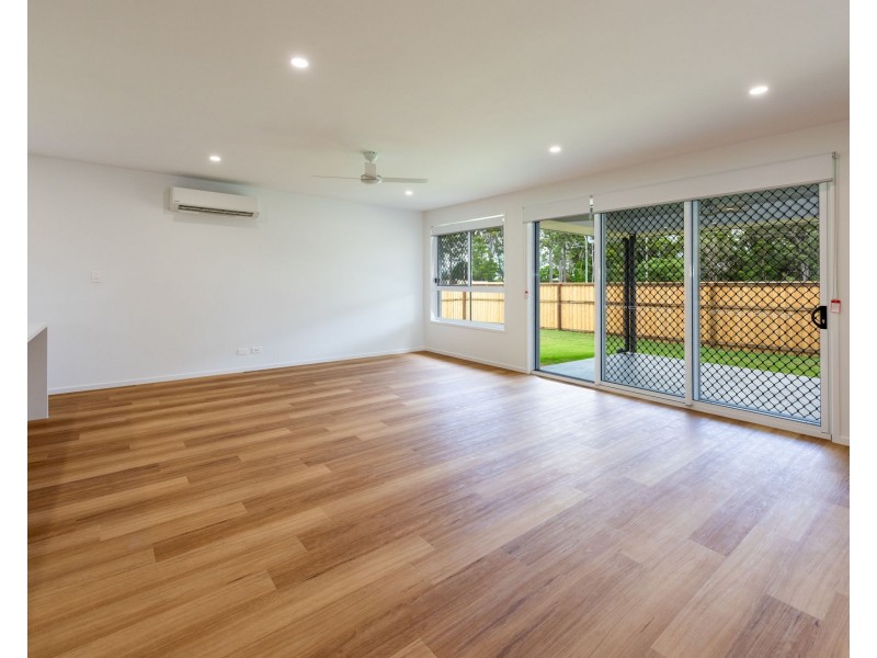 1 Wren Place, Branyan QLD 4670