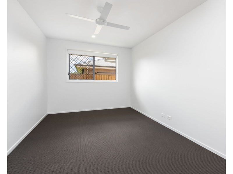 1 Wren Place, Branyan QLD 4670