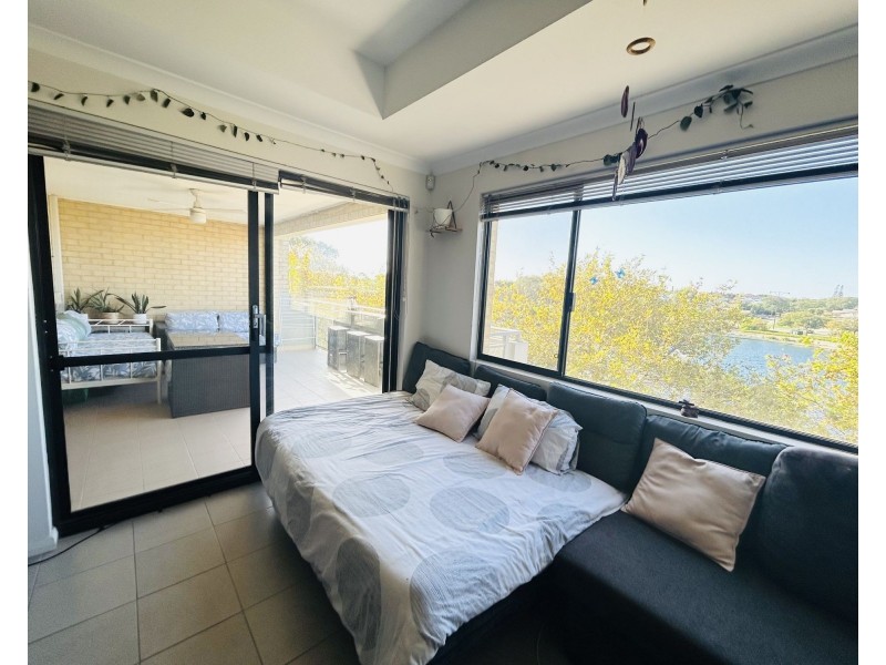 4/6 Burnley Way, Butler WA 6036