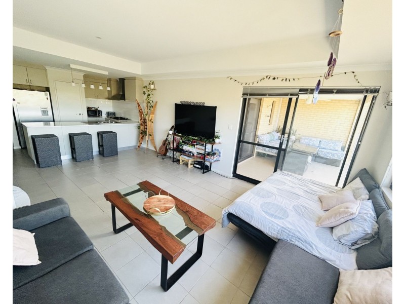 4/6 Burnley Way, Butler WA 6036