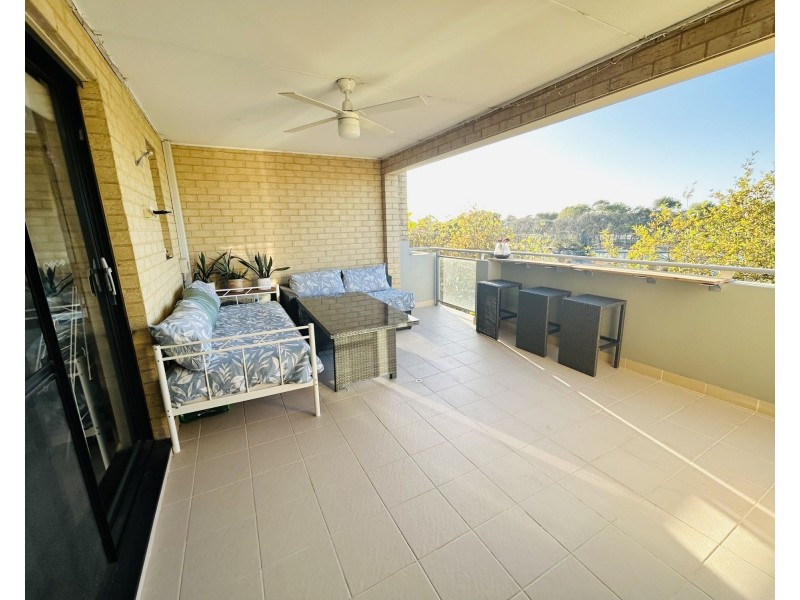4/6 Burnley Way, Butler WA 6036