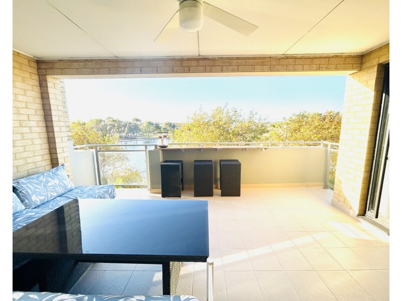 4/6 Burnley Way, Butler WA 6036