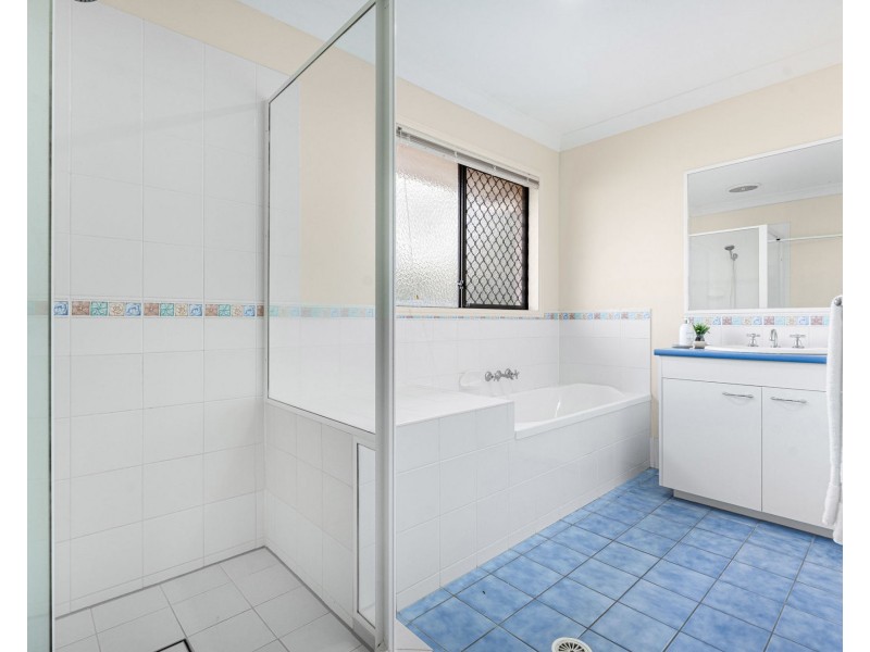 44 Brookside Place, Lota QLD 4179