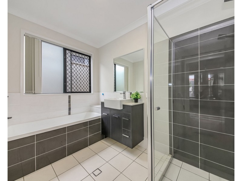 16 Derrer Street, Mcdowall QLD 4053