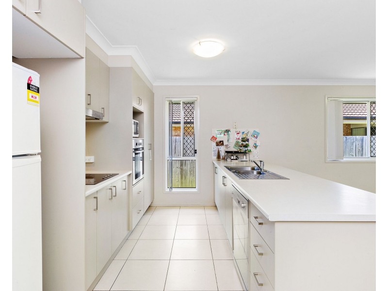 5 Newmarket Drive, Morayfield QLD 4506