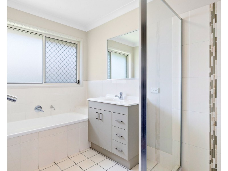 5 Newmarket Drive, Morayfield QLD 4506