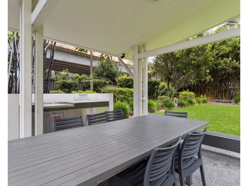 2204/141 Campbell Street, Bowen Hills QLD 4006