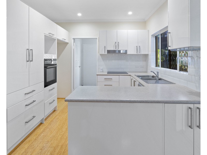 27 Albatross Street, Kewarra Beach QLD 4879