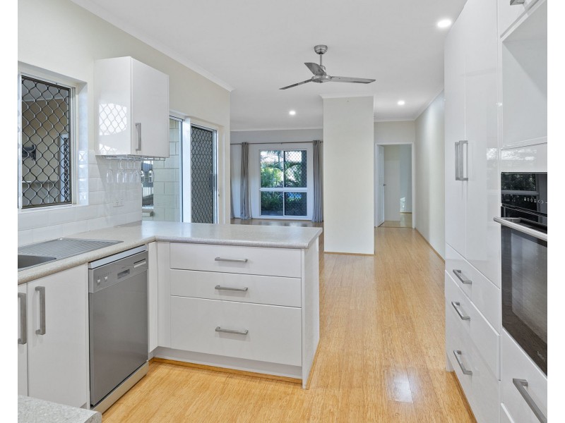 27 Albatross Street, Kewarra Beach QLD 4879