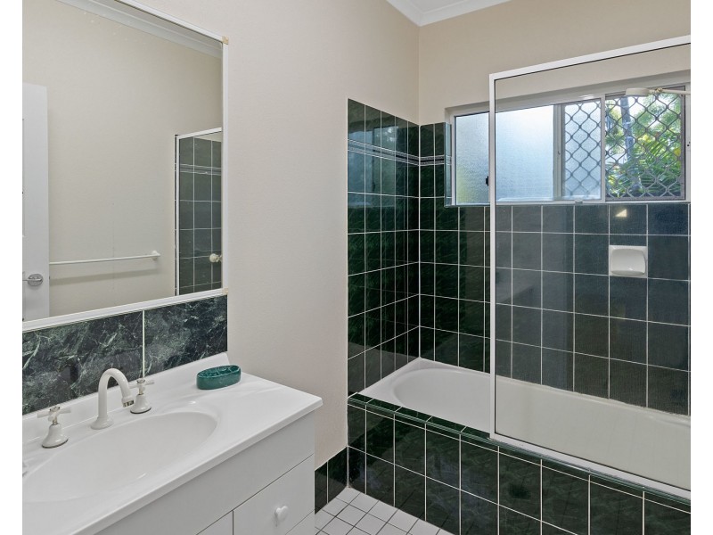 27 Albatross Street, Kewarra Beach QLD 4879