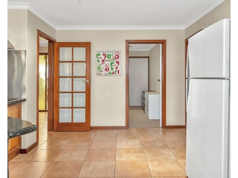 14 Kingsbridge Road, Warnbro WA 6169