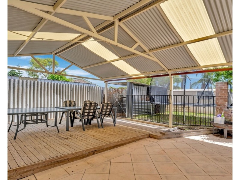 14 Kingsbridge Road, Warnbro WA 6169