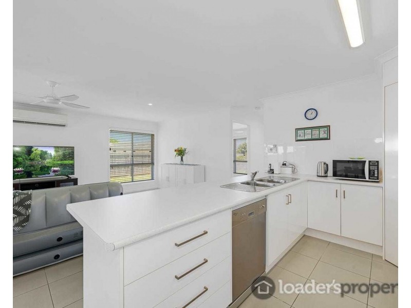 2 Toppers Court, Coral Cove QLD 4670
