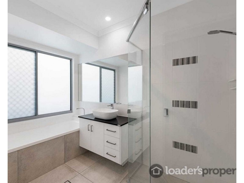 42 Palermo Avenue, Ashfield QLD 4670