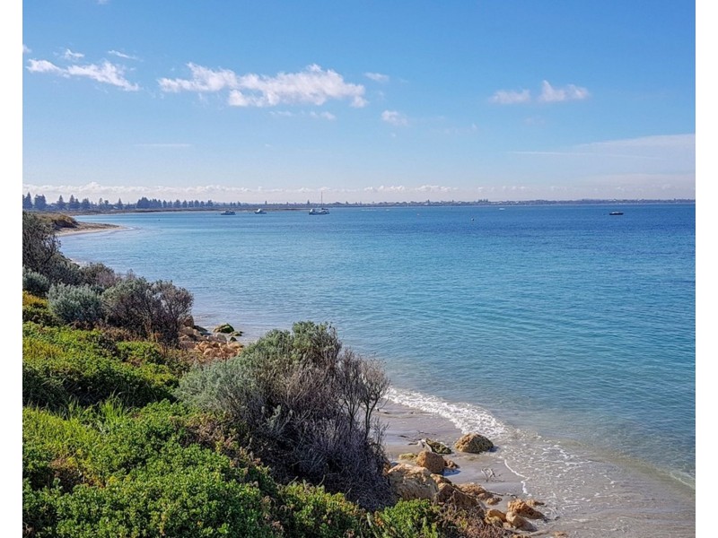 54 Janet Road, Safety Bay WA 6169