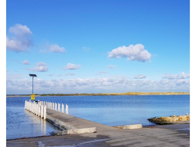 54 Janet Road, Safety Bay WA 6169