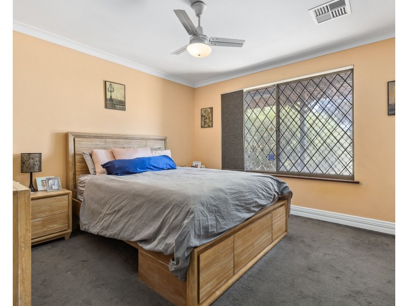 5 Sycamore Close, Rockingham WA 6168