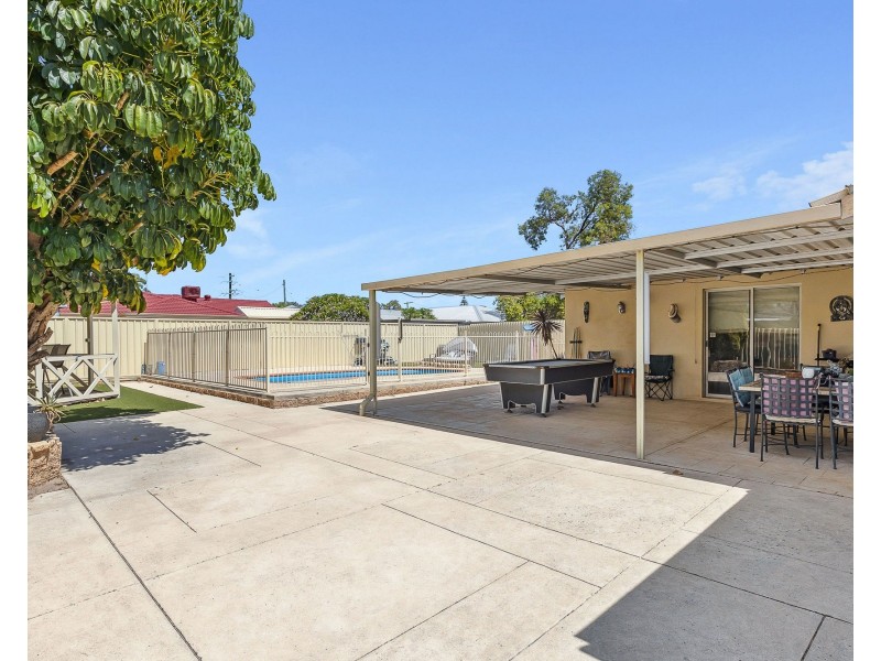 5 Sycamore Close, Rockingham WA 6168