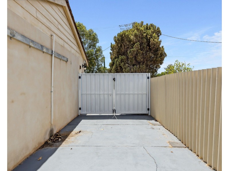 5 Sycamore Close, Rockingham WA 6168