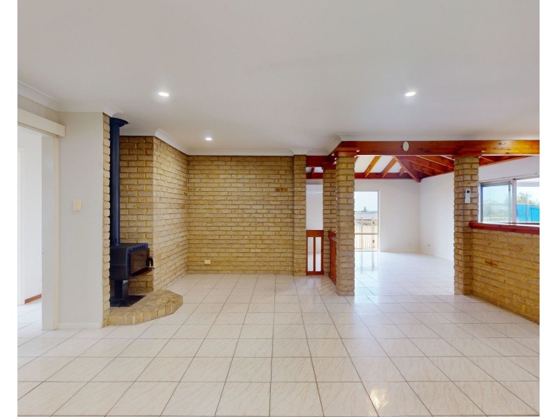 11 Southern Cross Circle, Ocean Reef WA 6027