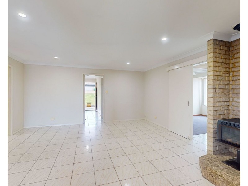 11 Southern Cross Circle, Ocean Reef WA 6027
