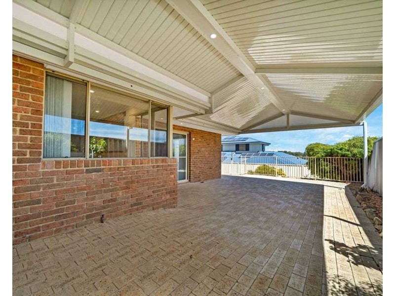 11 Southern Cross Circle, Ocean Reef WA 6027